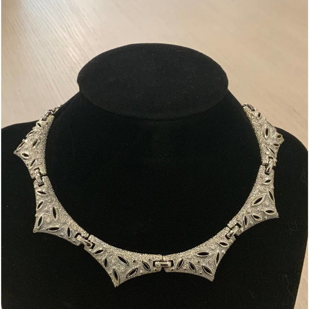 Coro Necklace